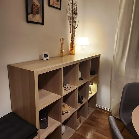 Pi 1 - In The Heart Of Bucharest, Amazing Location, Cozy, Sleeps 4 * Bukarest