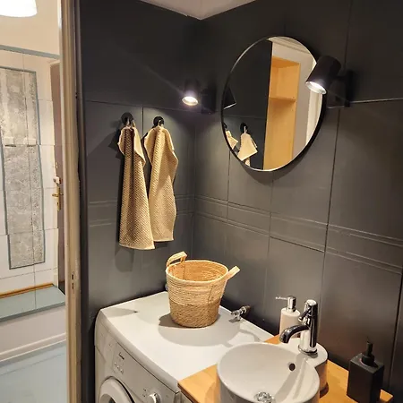 Pi 1 - In The Heart Of Bucharest, Amazing Location, Cozy, Sleeps 4