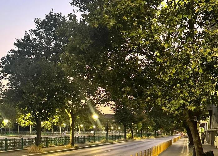 Pi 1 - In The Heart Of Bucharest, Amazing Location, Cozy, Sleeps 4 Бухарест