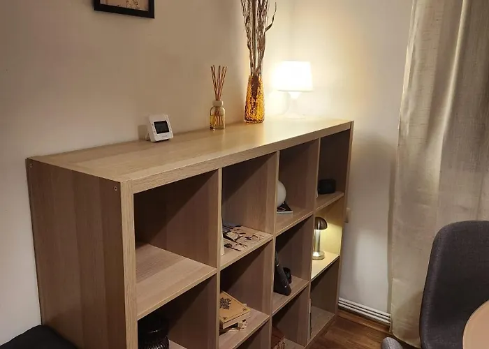 Pi 1 - In The Heart Of Bucharest, Amazing Location, Cozy, Sleeps 4 * Bucarest