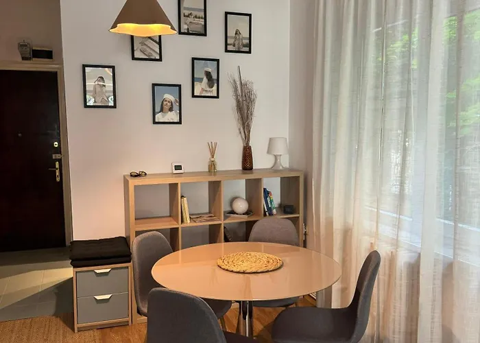 Pi 1 - In The Heart Of Bucharest, Amazing Location, Cozy, Sleeps 4 Appartamento