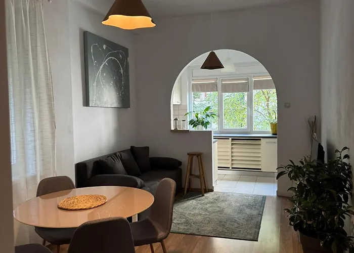 Pi 1 - In The Heart Of Bucharest, Amazing Location, Cozy, Sleeps 4 Бухарест