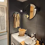 Pi 1 - In The Heart Of Bucharest, Amazing Location, Cozy, Sleeps 4
